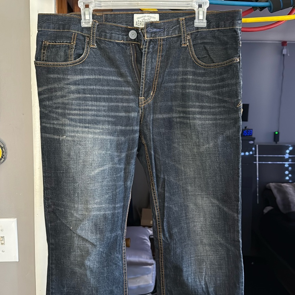 AEROPOSTALE LIGHTLY WASHED JEANS - SIZE 33/32